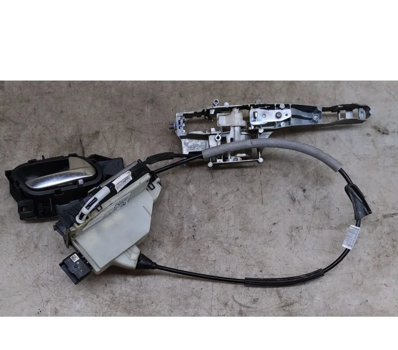 SERRURE PORTE AVANT DROIT PEUGEOT 208 9812500380