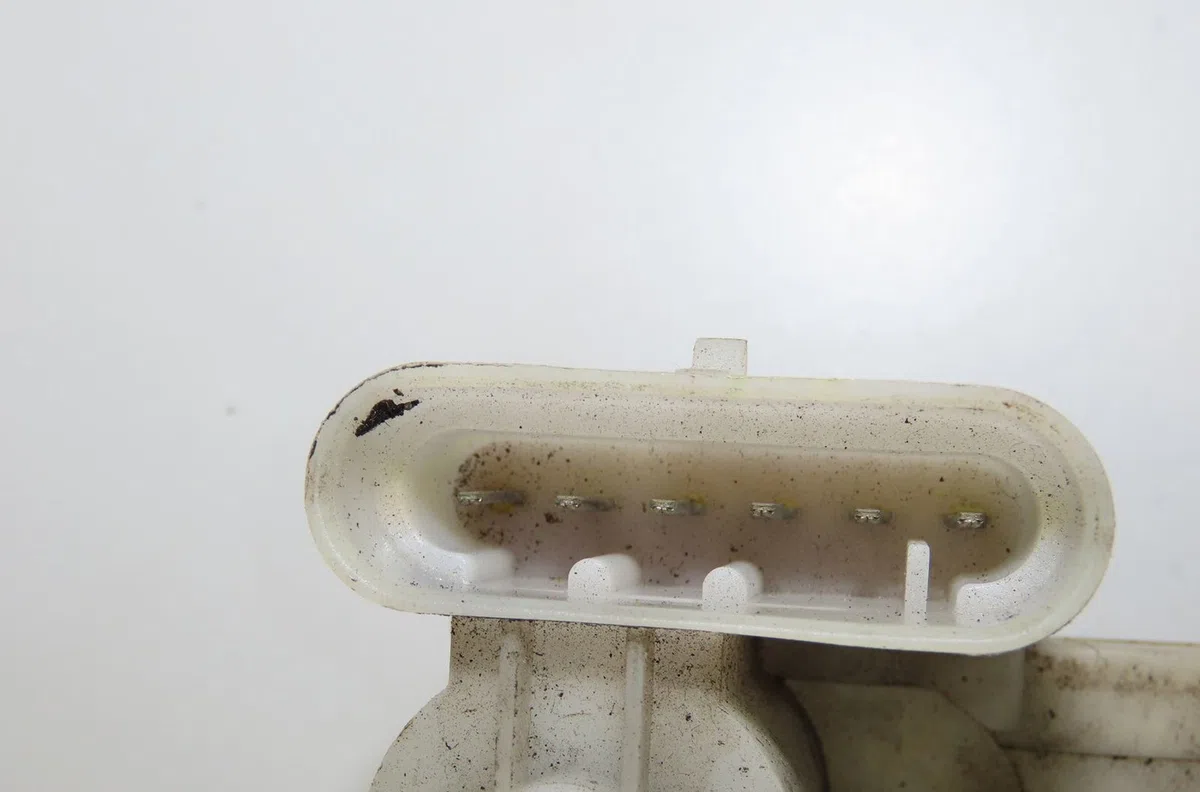 Serrure porte avd Alfa romeo 147 (937_) 1.6 16v t.spark (937.axa1a, 937.axb1a, 937.bxb1a) (2001-2010) occasion