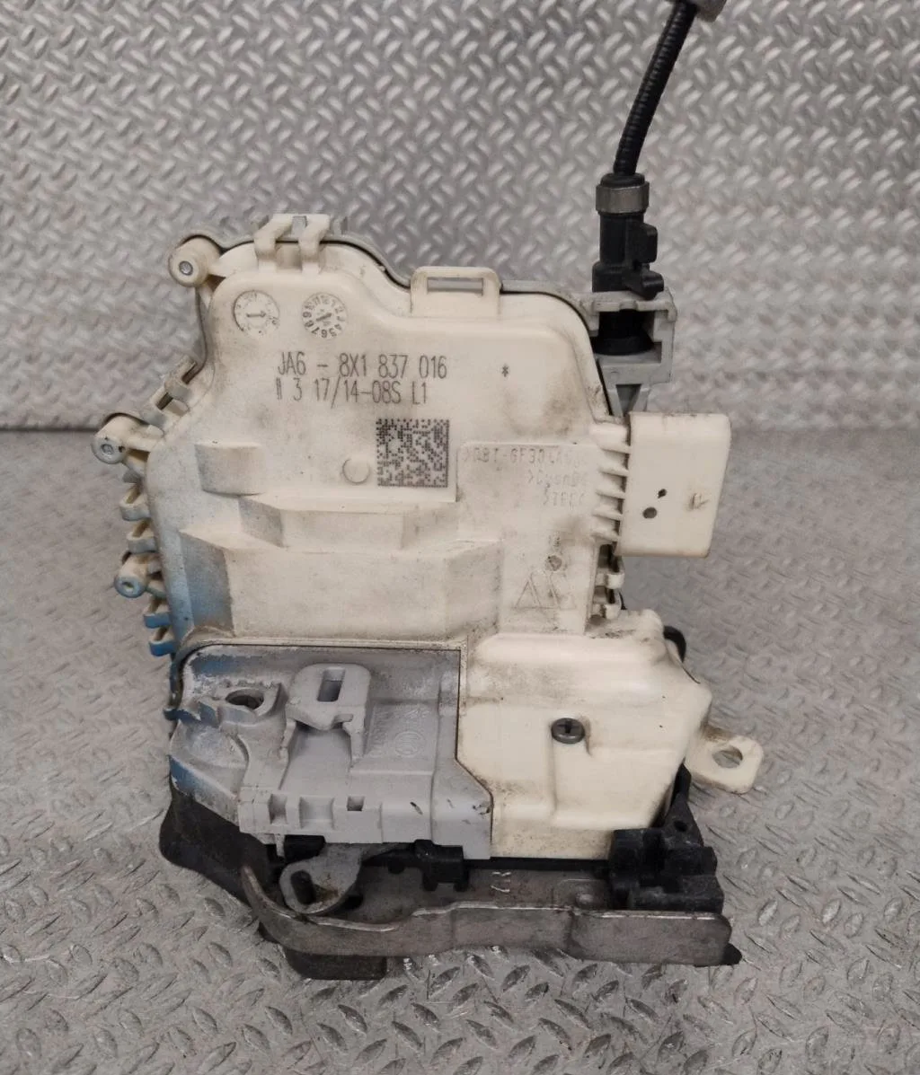Serrure porte avd Audi A1 Sportback (8XA, 8XF) 1.2 tfsi (2012-2015) occasion