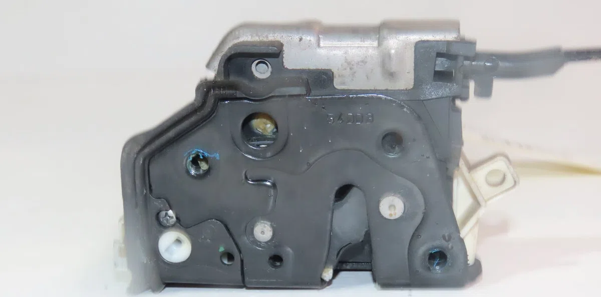 Serrure porte avd Audi A3 (8V1, 8VK) 1.6 tdi (2013-2017) occasion