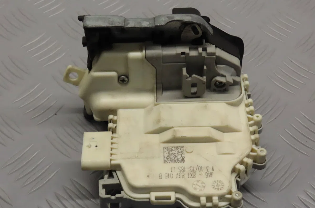 Serrure porte avd Audi A3 (8V1, 8VK) S3 quattro (2013-2014) occasion