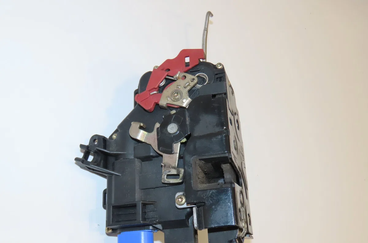 Serrure porte avd AUDI A3 II 2003 occasion