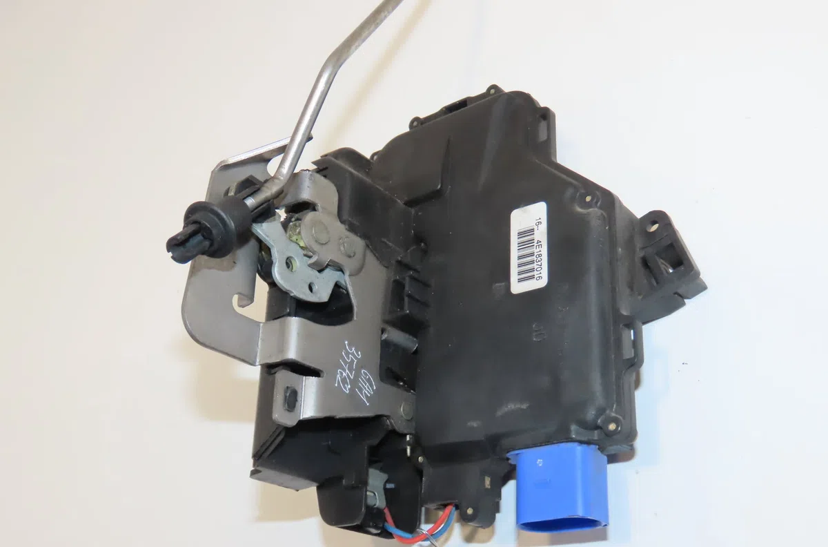 Serrure porte avd AUDI A3 II 2003 occasion