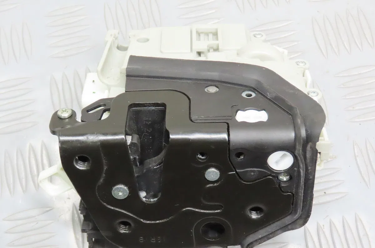 Serrure porte avd Audi A3 Sportback (8VA, 8VF) 2.0 tdi quattro (2013-2018) occasion
