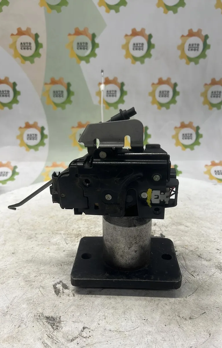 Serrure porte avd AUDI A4 2 PHASE 1 occasion