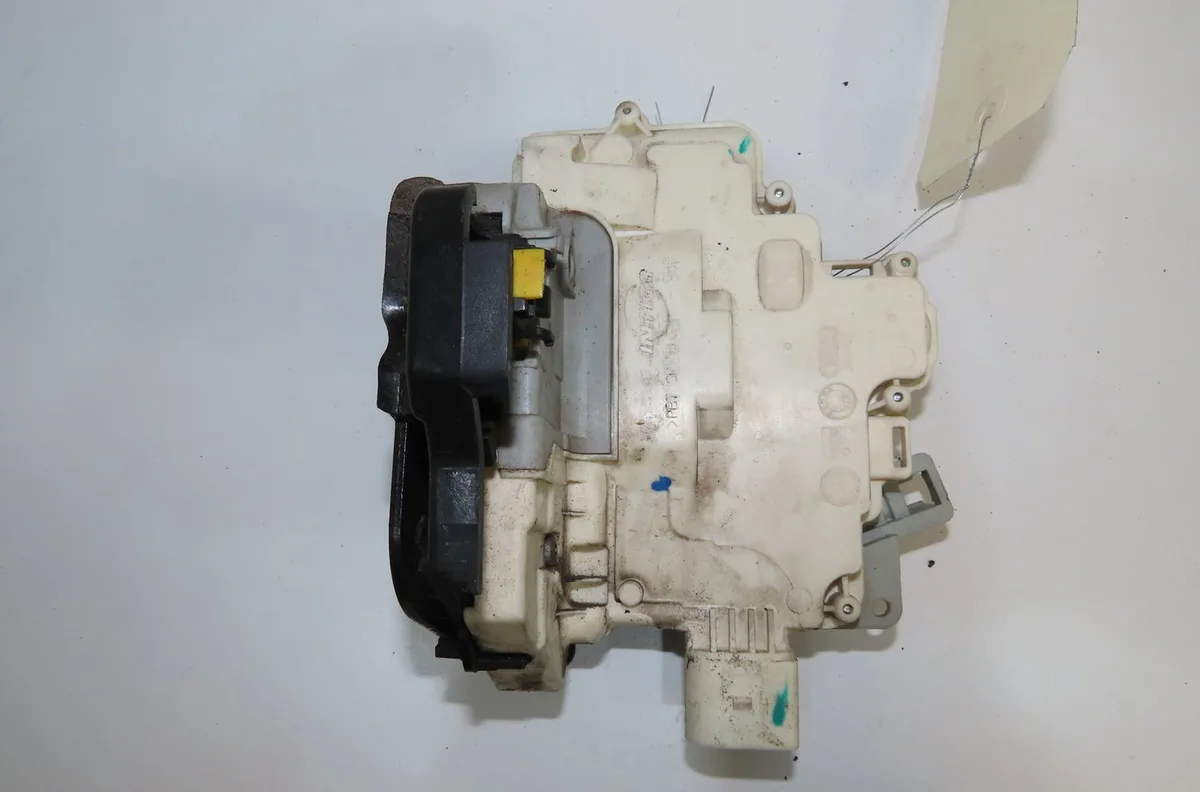 Serrure porte avd Audi A6 C6 Avant (4F5) 2.7 tdi (2005-2011) occasion