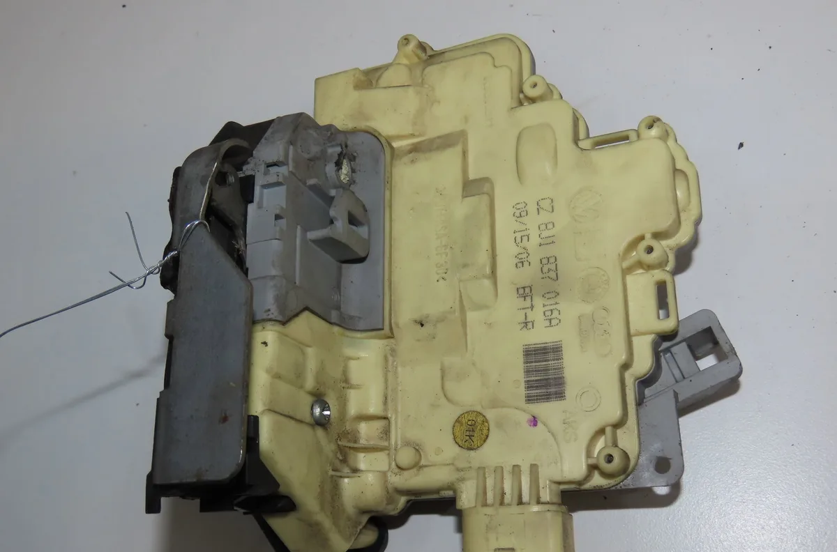 Serrure porte avd Audi TT (8J3) 2.0 tfsi (2006-2010) occasion