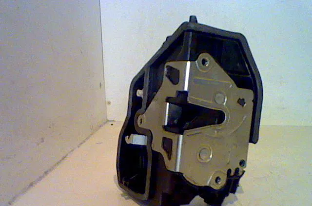 Serrure porte avd B.M.W. SERIE 5 IV 2005 occasion