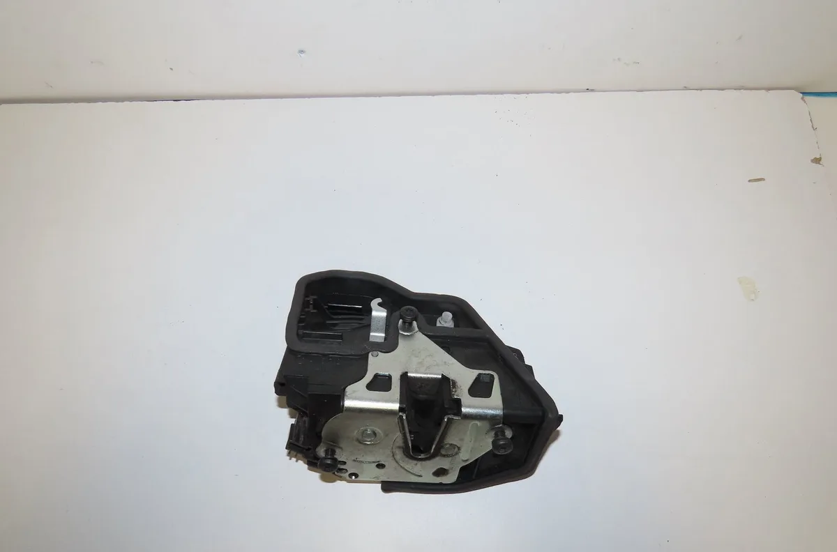 Serrure porte avd Bmw 1 (F20) 118 d (2011-2015) occasion