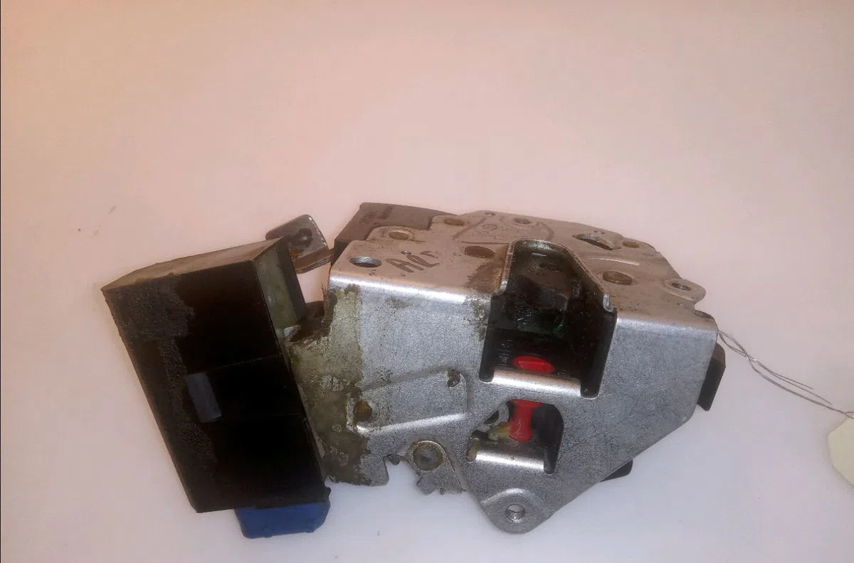 Serrure porte avd Bmw 5 (E34) 525 tds (1991-1995) occasion