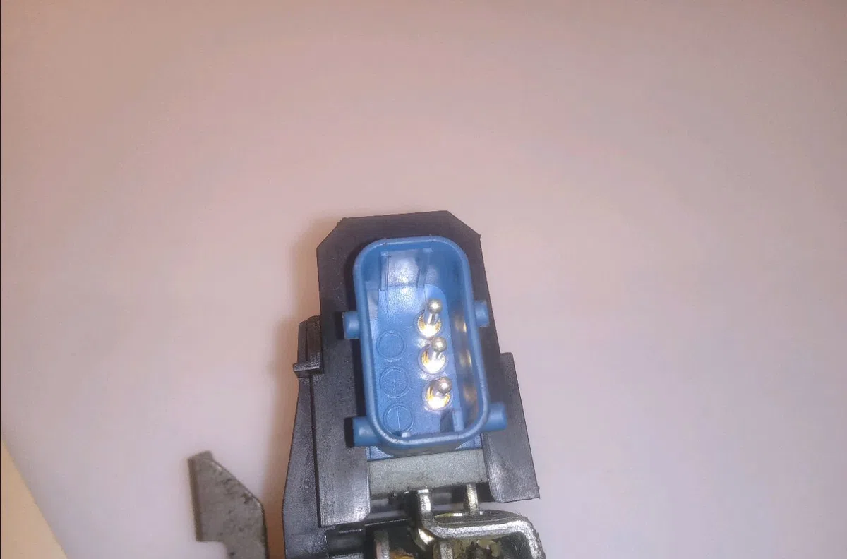 Serrure porte avd Bmw 5 (E34) 525 tds (1991-1995) occasion
