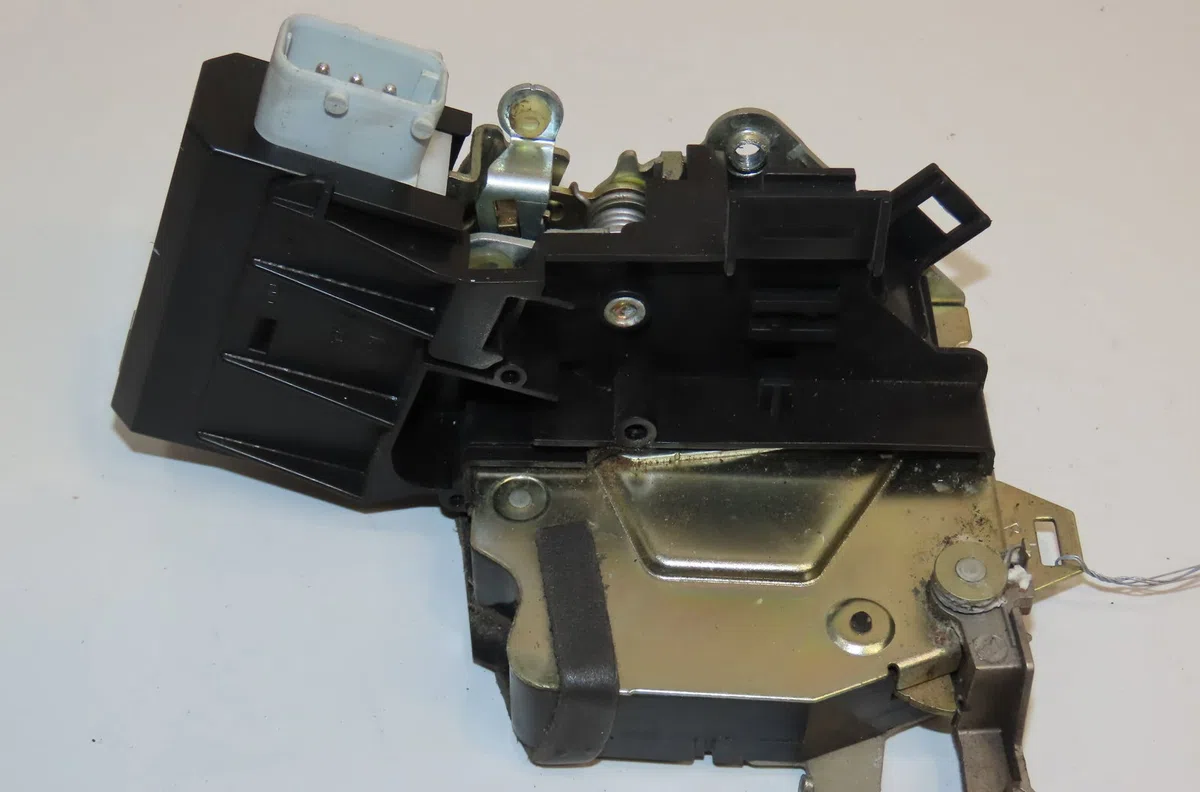 Serrure porte avd Bmw 5 (E39) 525 tds (1996-2003) occasion