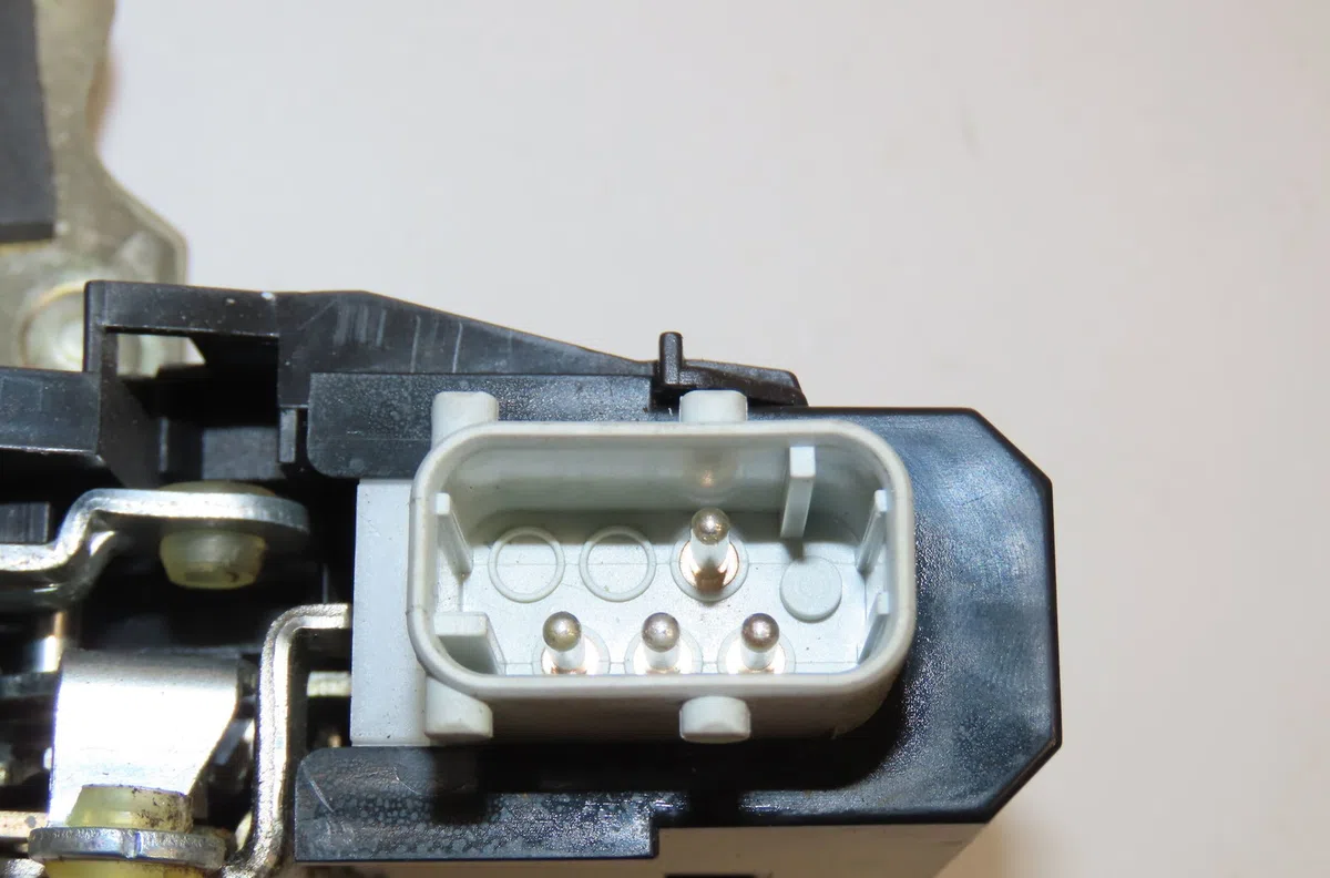 Serrure porte avd Bmw 5 (E39) 525 tds (1996-2003) occasion