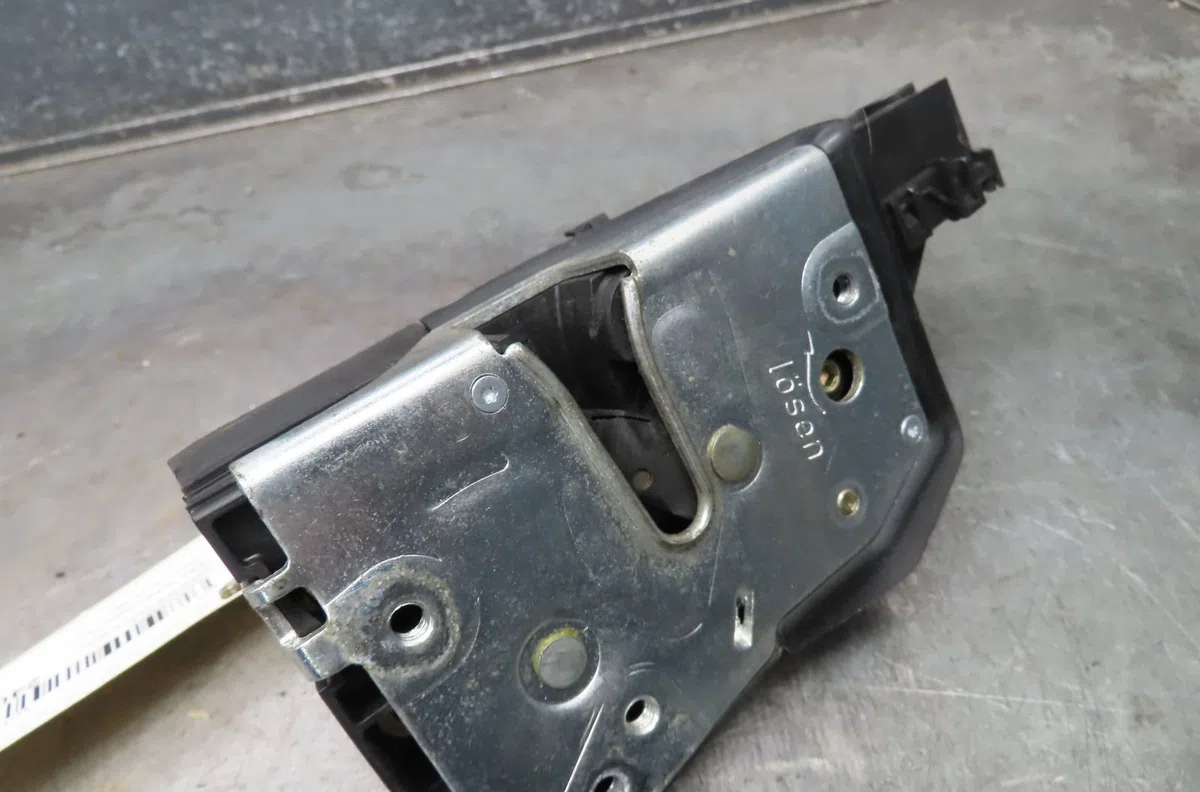 Serrure porte avd BMW SERIE 3 2000 occasion