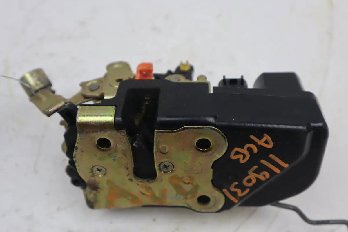 Serrure porte avd Chrysler VOYAGER IV (RG, RS) 2.5 crd (2000-2008) occasion
