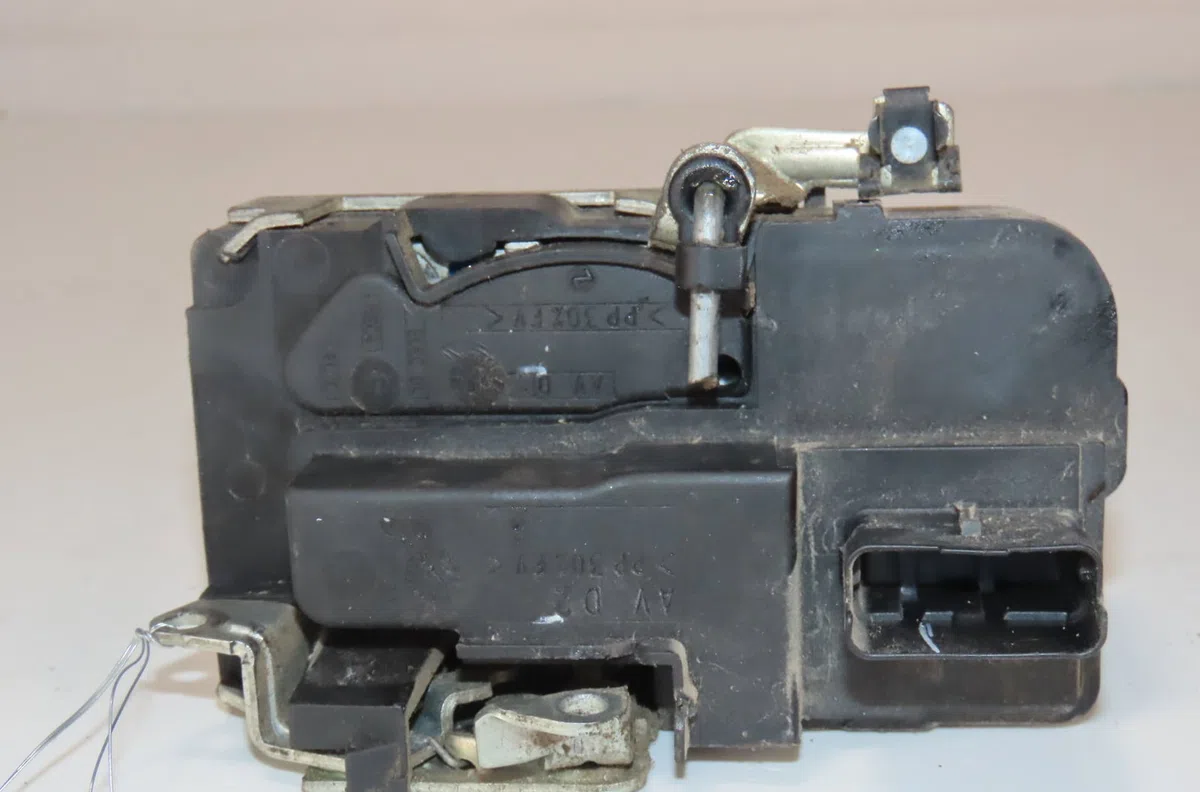 Serrure porte avd Citroën BERLINGO - BERLINGO FIRST Camionnette-Monospace (M_) 1.6 hdi 75 (mb9hw) (2005-2011) 3 portes o