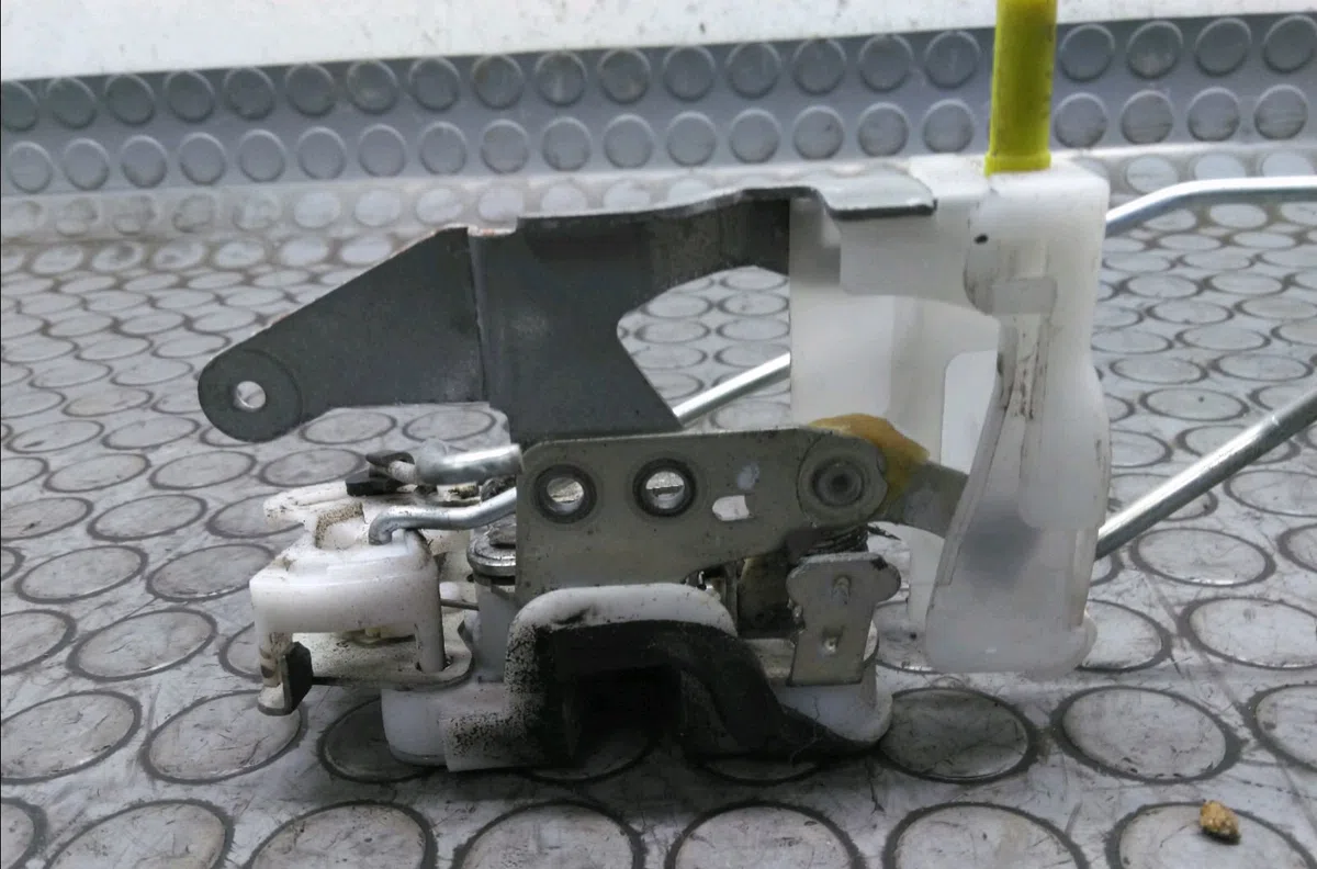 Serrure porte avd Citroen C1 (PM_, PN_) 1.0 (2005-2014) 5 portes occasion