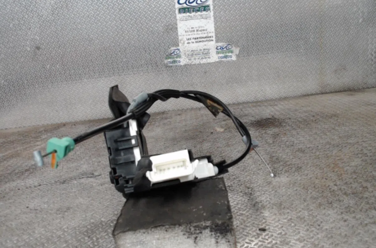 Serrure porte avd CITROEN C4 1  C4 1 PHASE 1 occasion