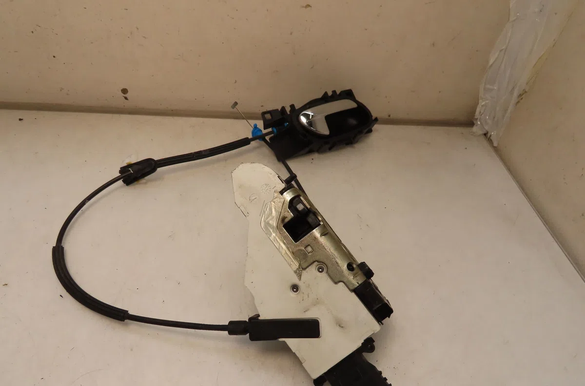 Serrure porte avd Citroën C4 PICASSO I Monospace (UD_) 1.6 hdi 110 (2010-2013) 5 portes occasion