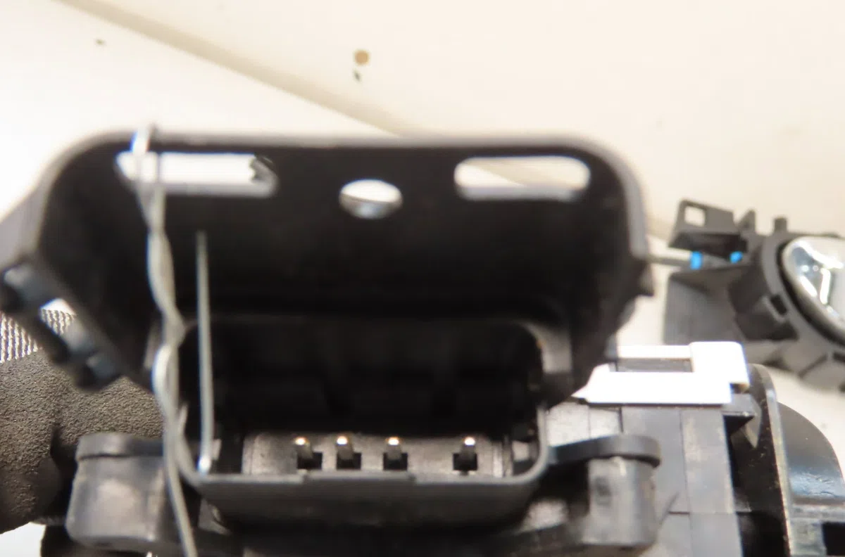 Serrure porte avd Citroën C4 PICASSO I Monospace (UD_) 1.6 hdi 110 (2010-2013) 5 portes occasion