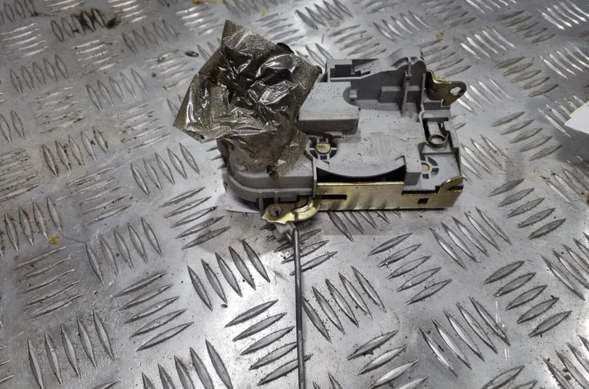 Serrure porte avd CITROEN C5 1 PHASE 2 BREAK occasion