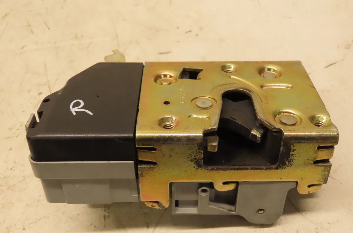 Serrure porte avd Citroen C5 II (RC_) 1.6 hdi (rc8hzb) (2004-2008) occasion