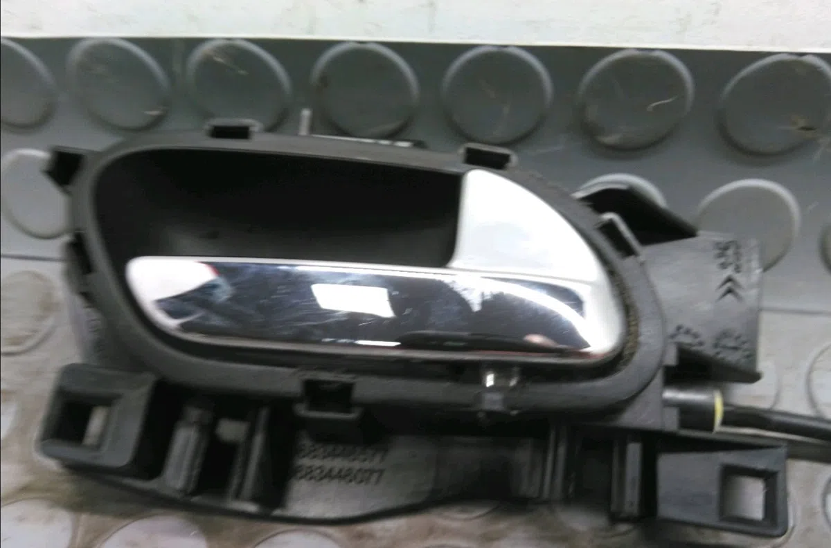 Serrure porte avd Citroen DS3 (SA_) 1.6 hdi 90 (2009-2015) 3 portes occasion