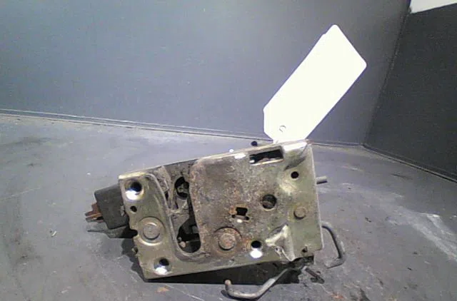 Serrure porte avd CITROEN SAXO Phase 1 03-1996--09-1999 occasion