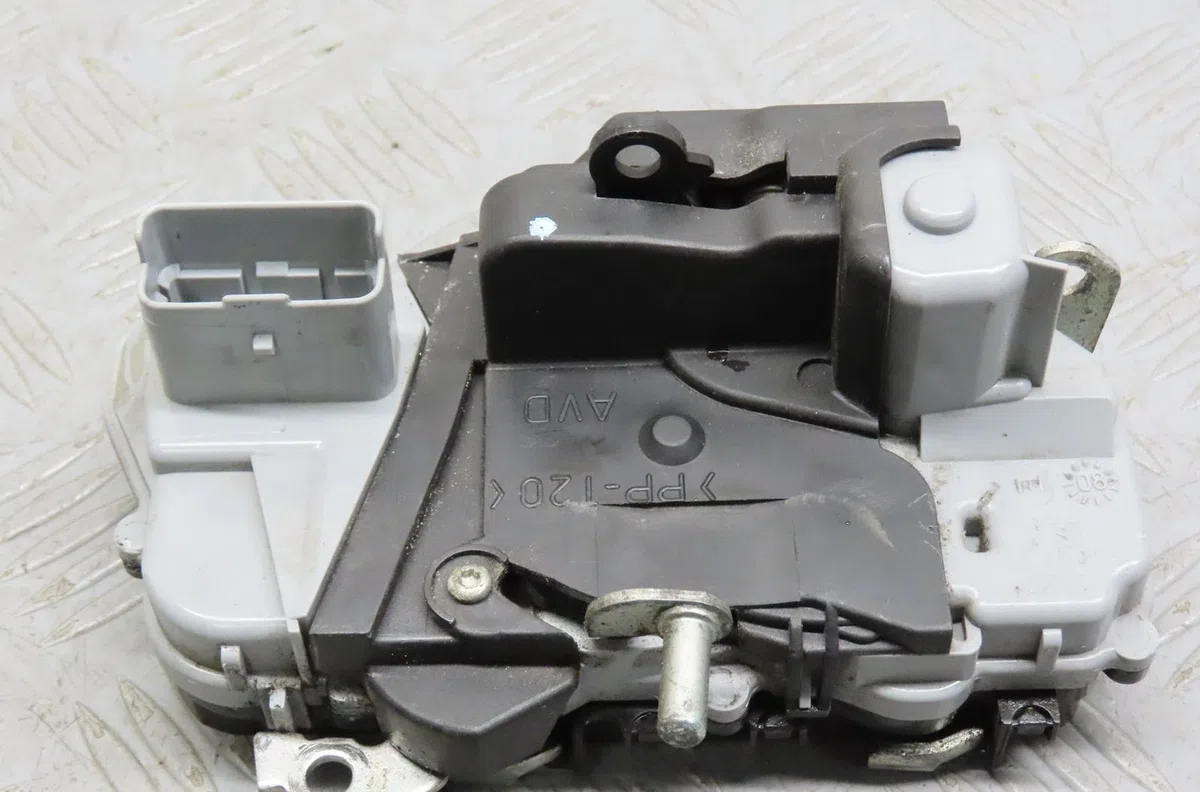 Serrure porte avd Citroen XSARA PICASSO (N68) 1.6 16v (2005-2011) occasion