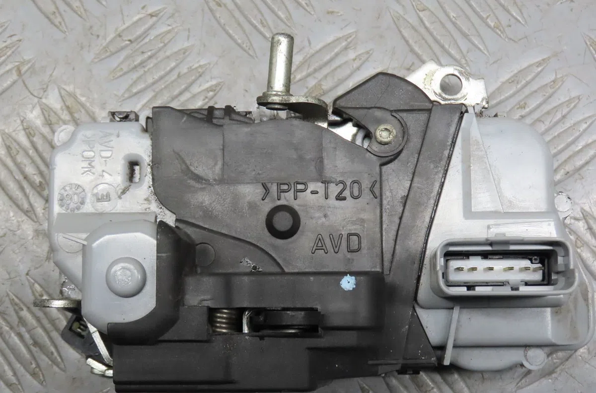 Serrure porte avd Citroen XSARA PICASSO (N68) 1.6 16v (2005-2011) occasion