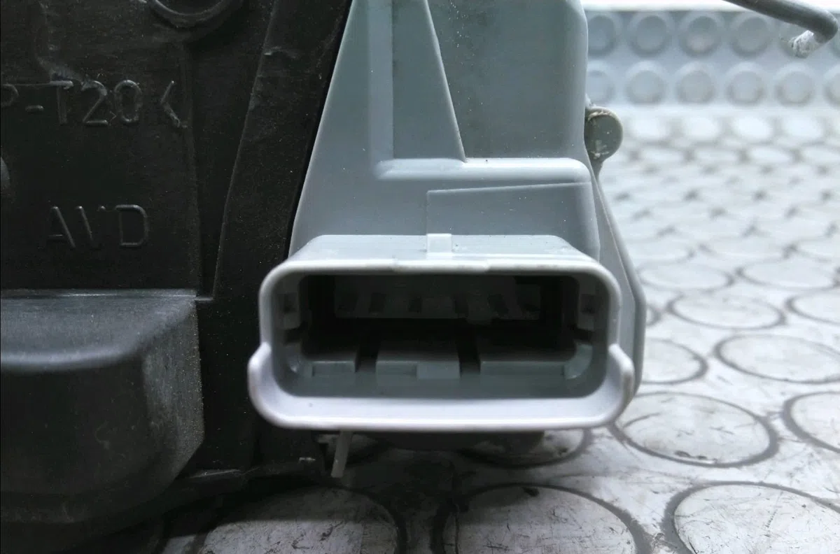 Serrure porte avd Citroen XSARA PICASSO (N68) 1.8 16v (2000-2005) occasion