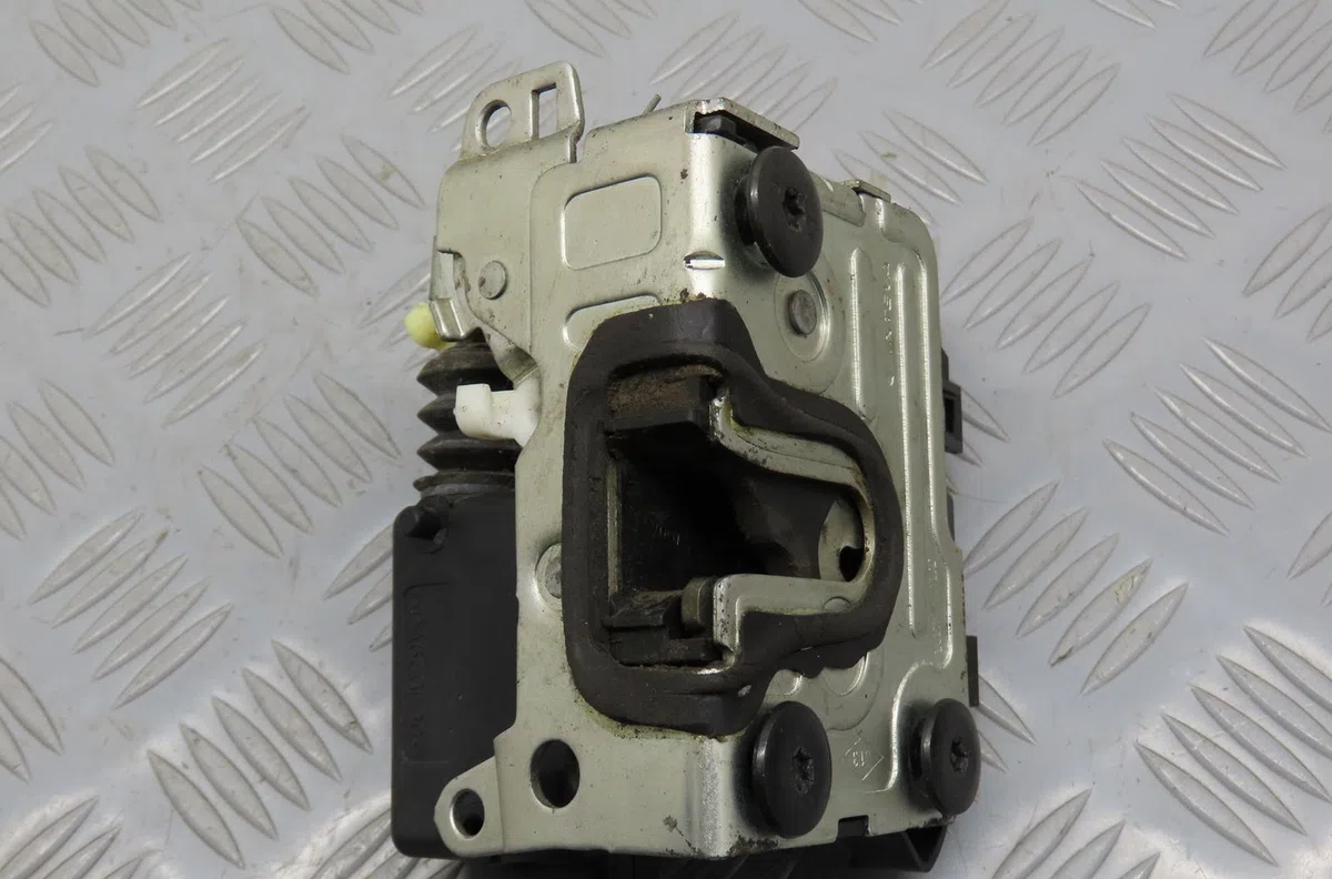 Serrure porte avd Dacia DUSTER (HS_) 1.5 dci 4x4 (hsmc, hsmd) (2010-2018) 5 portes occasion