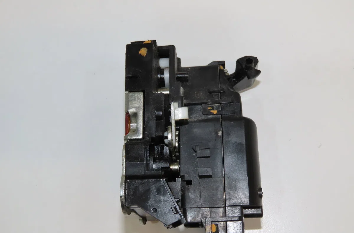 Serrure porte avd Dacia LODGY (JS_) 1.2 tce (jsay, jsm0) (2012) occasion