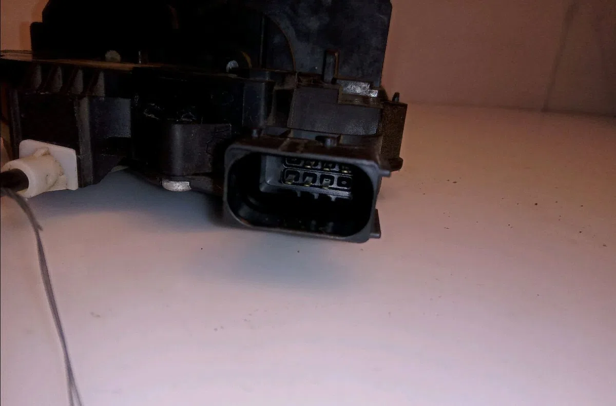 Serrure porte avd Fiat GRANDE PUNTO (199_) 1.3 d multijet (2008) occasion