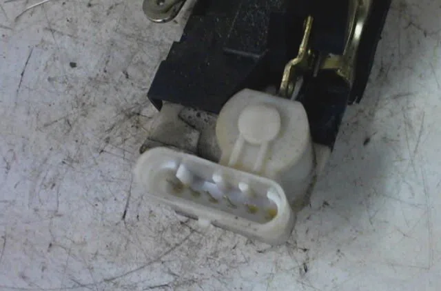 Serrure porte avd FIAT PUNTO 2000 occasion