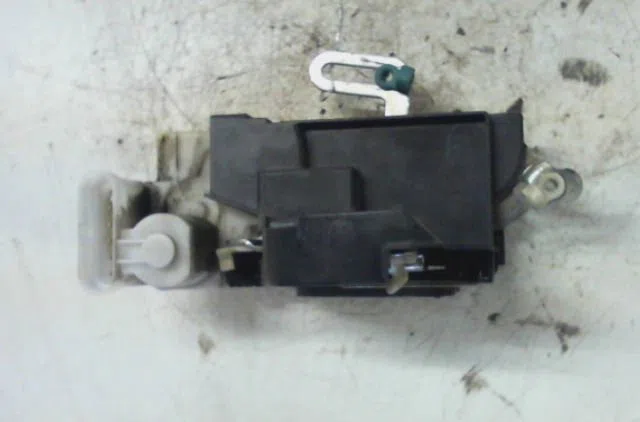 Serrure porte avd FIAT PUNTO 2001 occasion
