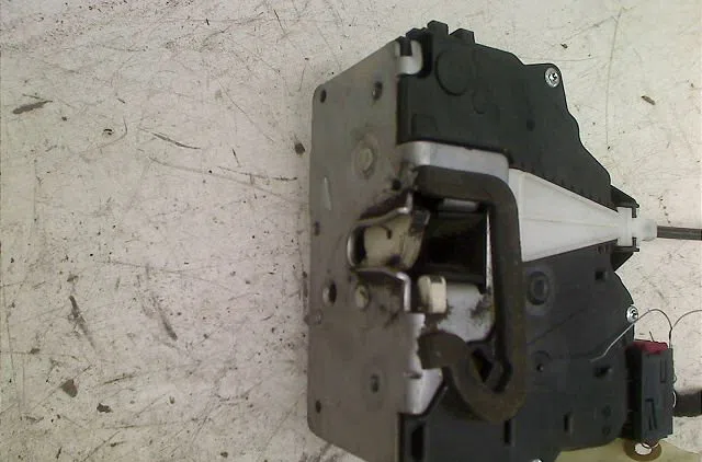 Serrure porte avd FIAT PUNTO III occasion