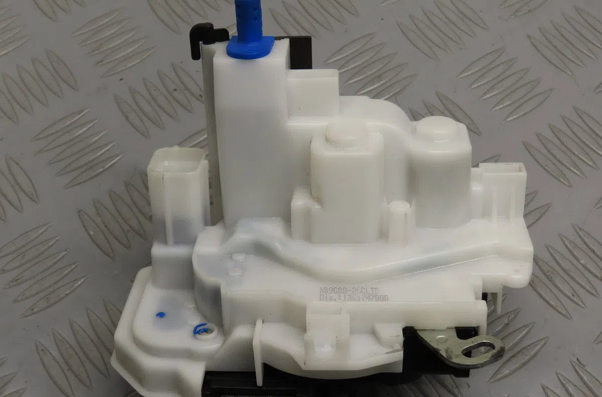 Serrure porte avd Fiat QUBO (225_) 1.3 d multijet (225cxb1a, 225axb1a, 225cxb11, 225axb11,... (2008) occasion