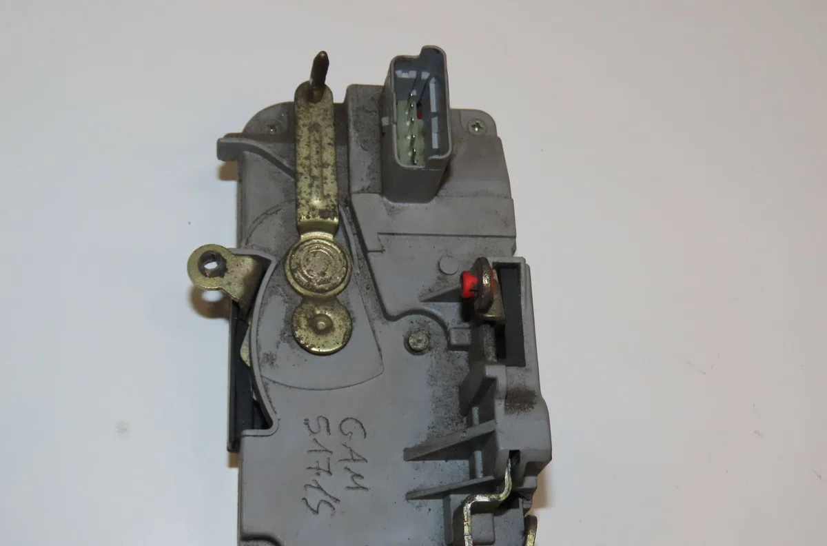 Serrure porte avd Fiat SCUDO Autobus-Autocar (220_) 2.0 jtd (1999-2006) occasion