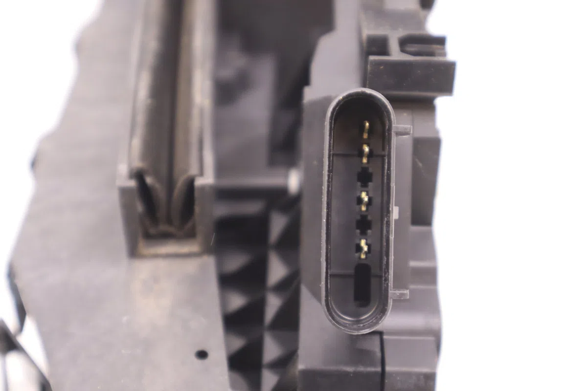 Serrure porte avd Ford C-MAX II (DXA-CB7, DXA-CEU) 1.0 ecoboost (2012-2019) occasion
