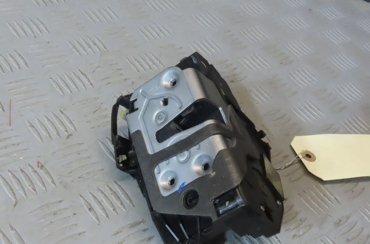 Serrure porte avd FORD FIESTA 2012 occasion