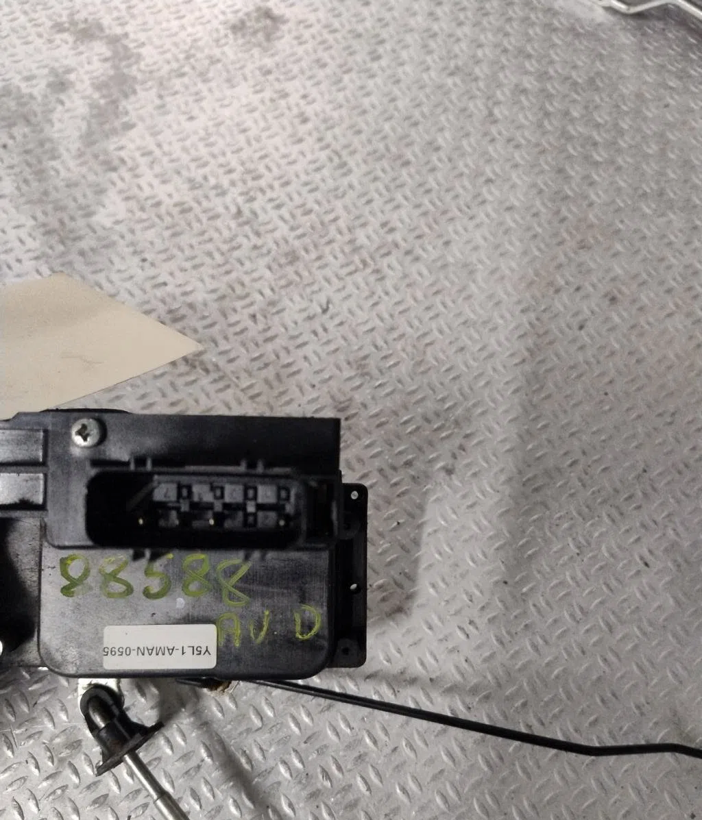 Serrure porte avd FORD FIESTA 5  FIESTA 5 PHASE 2 occasion