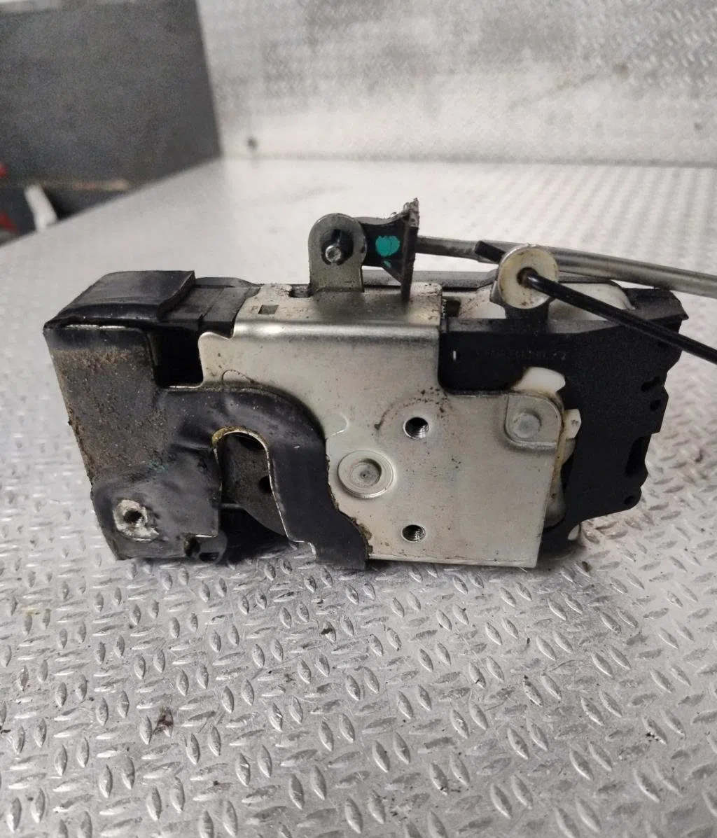 Serrure porte avd FORD FIESTA 5  FIESTA 5 PHASE 2 occasion
