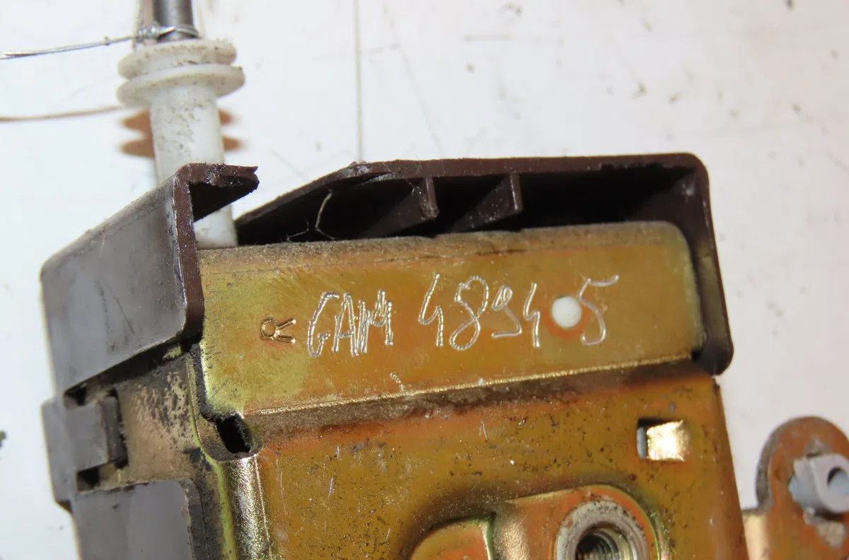 Serrure porte avd FORD FIESTA IV 1998 occasion