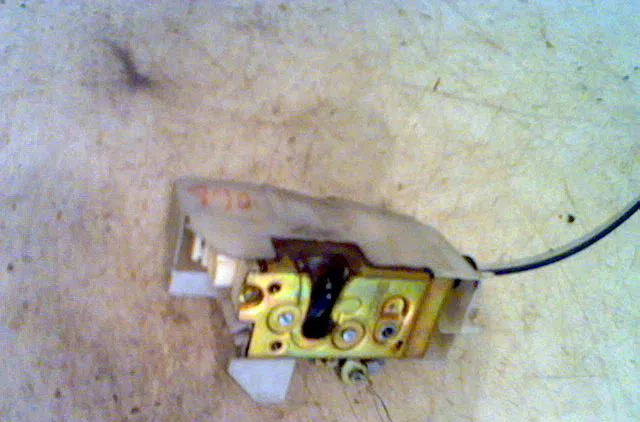 Serrure porte avd FORD FIESTA IV 2000 occasion