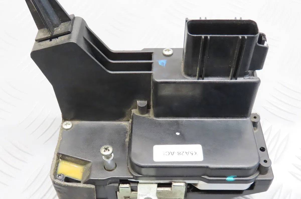Serrure porte avd Ford FIESTA V (JH_, JD_) 1.6 tdci (2004-2008) occasion