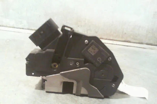 Serrure porte avd Ford FIESTA VI (CB1, CCN) 1.4 (2008) occasion
