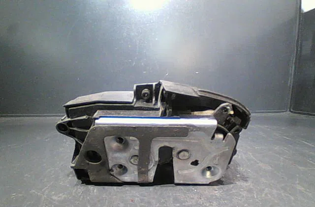 Serrure porte avd Ford FIESTA VI (CB1, CCN) 1.4 tdci (2010-2012) 3 portes occasion