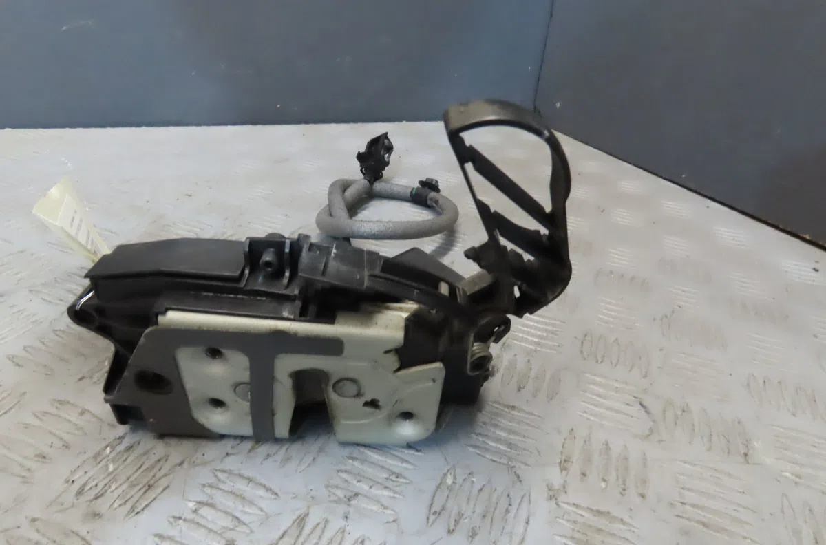 Serrure porte avd FORD FOCUS 2013 occasion