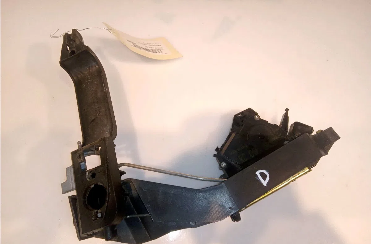 Serrure porte avd Ford FOCUS I (DAW, DBW) 1.8 turbo di - tddi (1998-2004) occasion